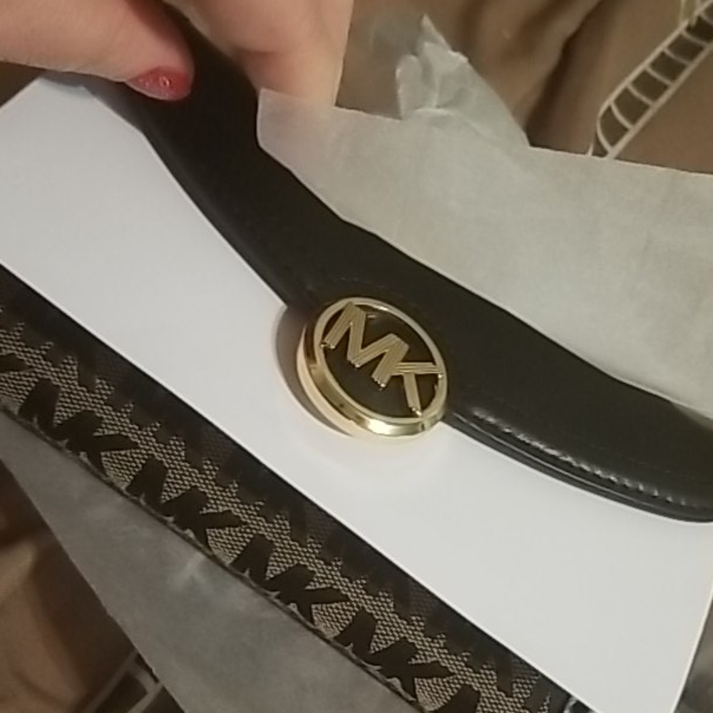 Brand new michael kors wallet
